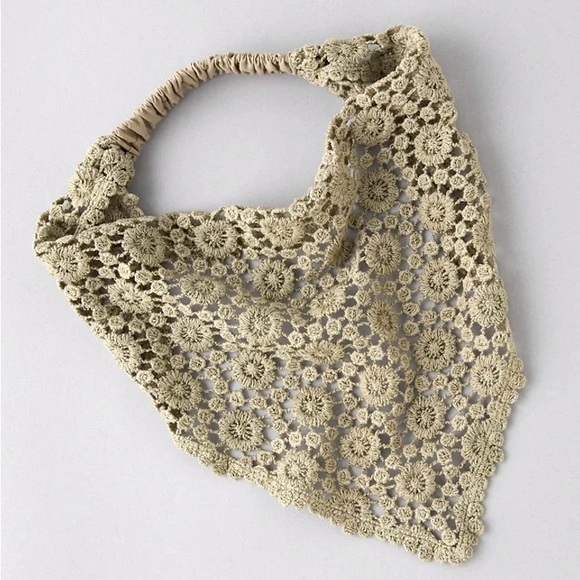 American Eagle Crochet Eyelet Bandana Headband Elastic Beige Coastal Grandma - Picture 1 of 3